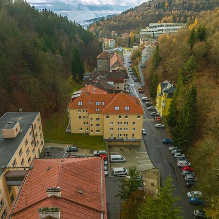 Apartman Claudia - Rezidence K Lanovce Jáchymov Exteriör bild