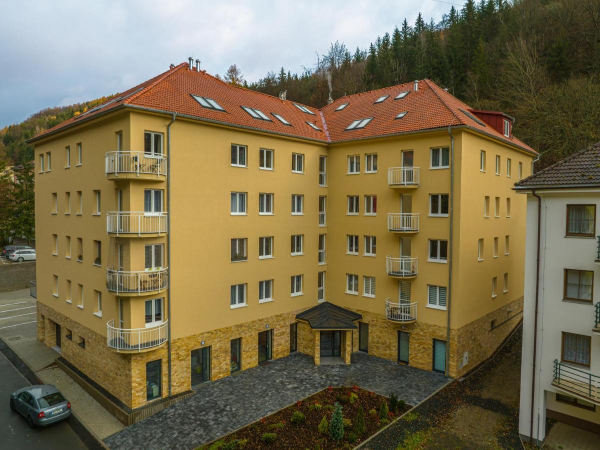 Apartman Claudia - Rezidence K Lanovce Jáchymov Exteriör bild