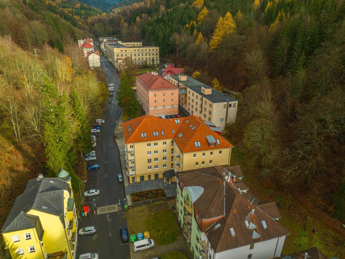 Apartman Claudia - Rezidence K Lanovce Jáchymov Exteriör bild